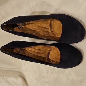 Sofft suede pump dark navy blue womans size 7.5 very good condition